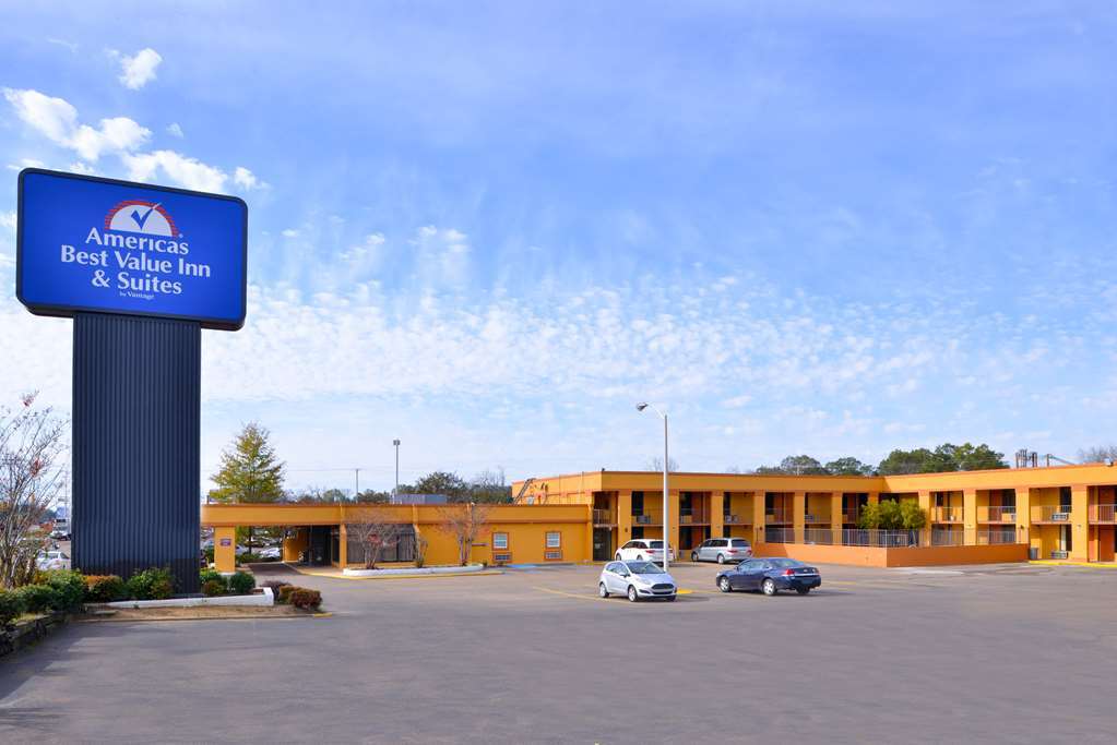 Quality Inn Starkville Buitenkant foto