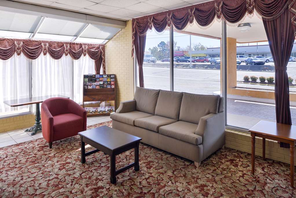 Quality Inn Starkville Buitenkant foto