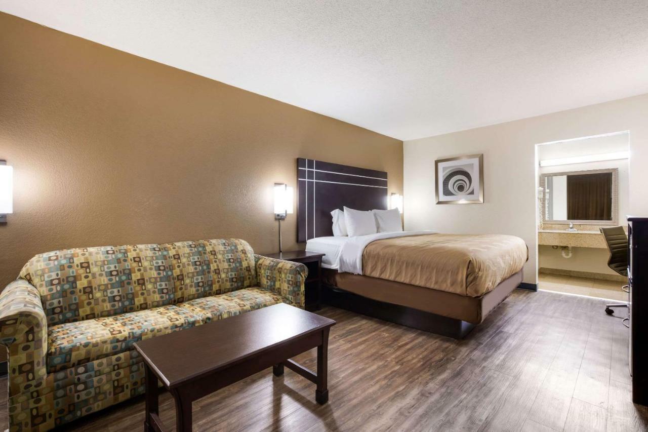 Quality Inn Starkville Buitenkant foto